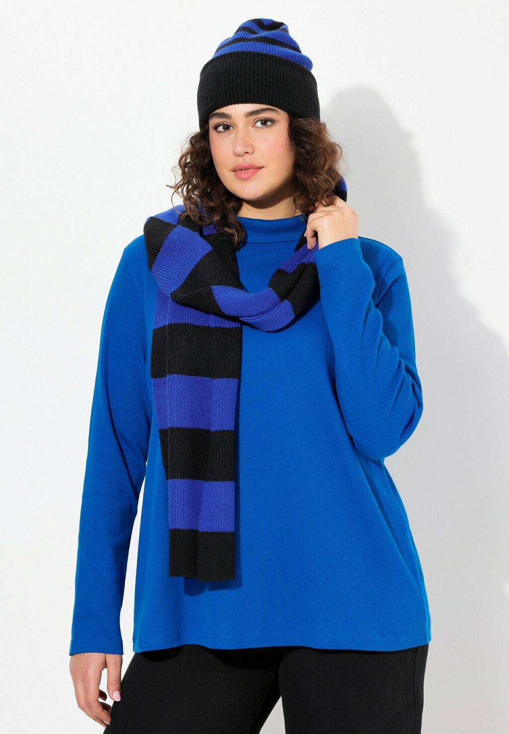 Топ с длинными рукавами TURTLENECK Ulla Popken, синий деним
Топ с длинными рукавами TURTLENECK Ulla Popken, синий деним