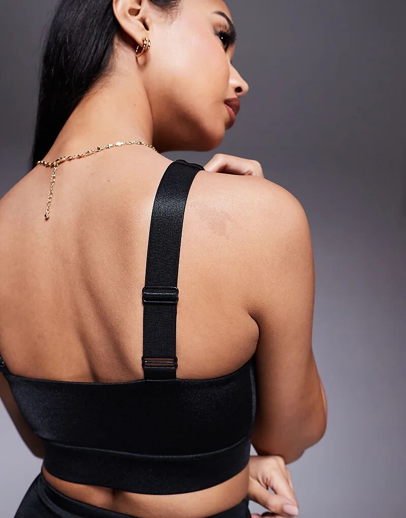 4505 Спортивный бюстгальтер средней поддержки с регулируемыми бретелями, черный, блестящий
4505 Спортивный бюстгальтер средней поддержки с регулируемыми бретелями, черный, блестящий