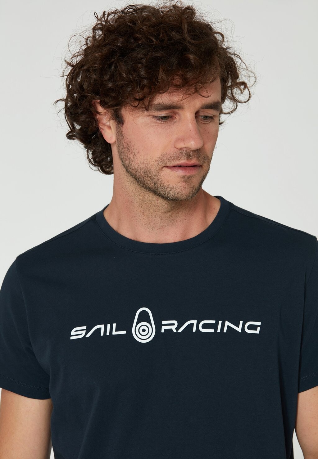 Футболка с принтом BOWMAN TEE Sail Racing, темно-синий
Футболка с принтом BOWMAN TEE Sail Racing, темно-синий