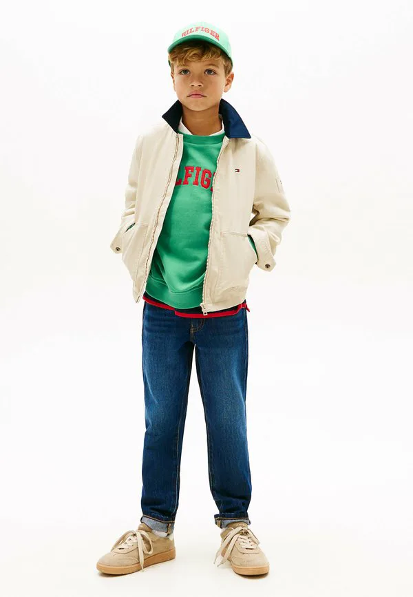 Джинсы прямого кроя с рваными краями Tommy Hilfiger, Darkused
Джинсы прямого кроя с рваными краями Tommy Hilfiger, Darkused