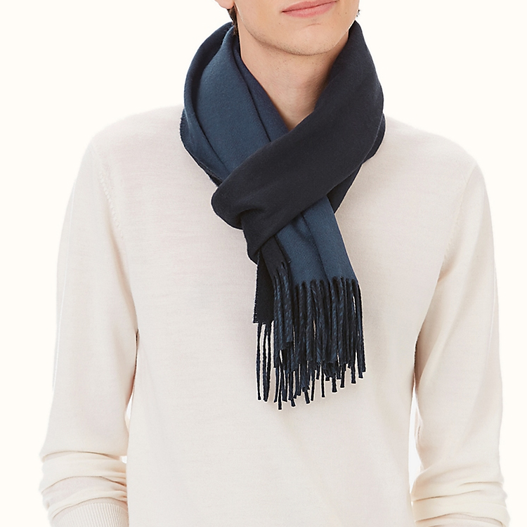 Кашемировый вязаный шарф унисекс HERMES
Кашемировый вязаный шарф унисекс HERMES