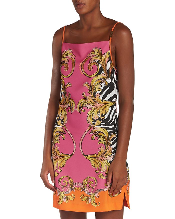Мини-платье с атласным принтом «Зебра» Versace Jeans Couture, розовый
Мини-платье с атласным принтом «Зебра» Versace Jeans Couture, розовый