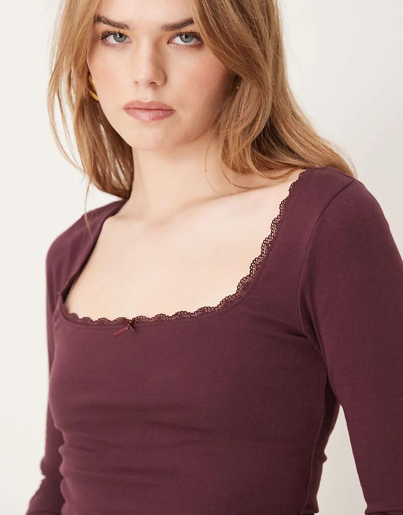 Топ с длинными рукавами и квадратным вырезом, отделанный кружевом, бордового цвета New Look
Топ с длинными рукавами и квадратным вырезом, отделанный кружевом, бордового цвета New Look