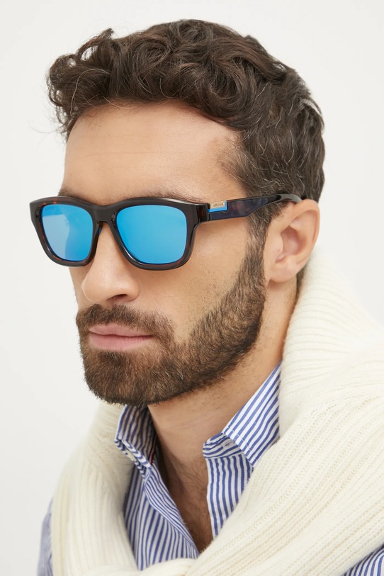 Солнцезащитные очки Gucci, мультиколор
Солнцезащитные очки Gucci, мультиколор