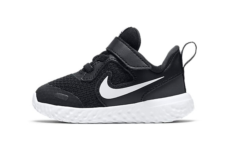 Кроссовки для малышей Nike Revolution 5 Series TD
Кроссовки для малышей Nike Revolution 5 Series TD