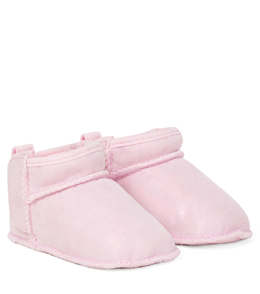 Ботильоны Baby Classic Ultra Mini из замши UGG Kids, Ribbon Candy
Ботильоны Baby Classic Ultra Mini из замши UGG Kids, Ribbon Candy