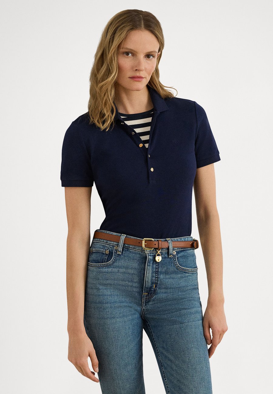 Поло Lauren Ralph Lauren PIQUÉ POLO SHIRT, Lauren Navy/Blue
Поло Lauren Ralph Lauren PIQUÉ POLO SHIRT, Lauren Navy/Blue