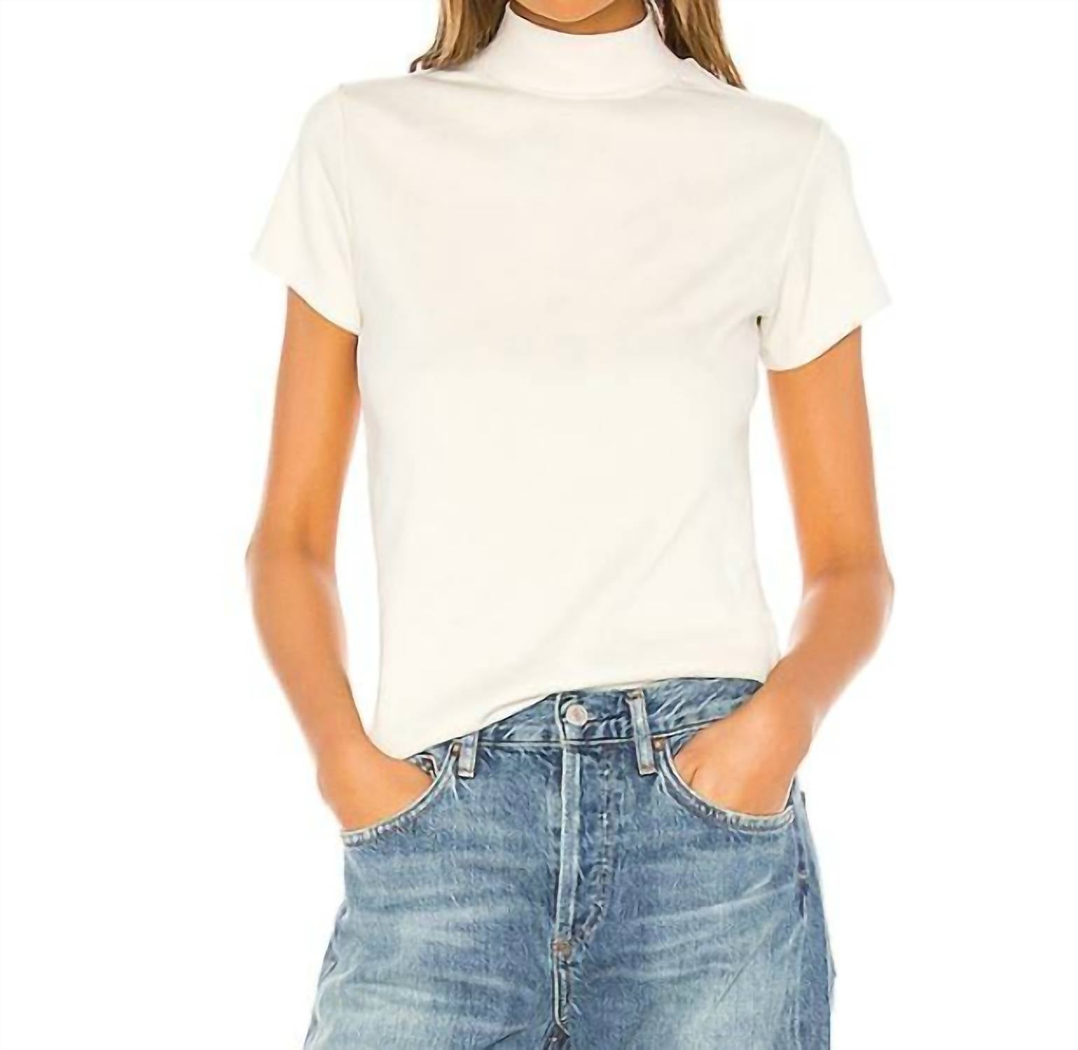 Топ с воротником-стойкой и короткими рукавами из хлопка в рубчик, цвет Off White AGOLDE 
Топ с воротником-стойкой и короткими рукавами из хлопка в рубчик, цвет Off White AGOLDE