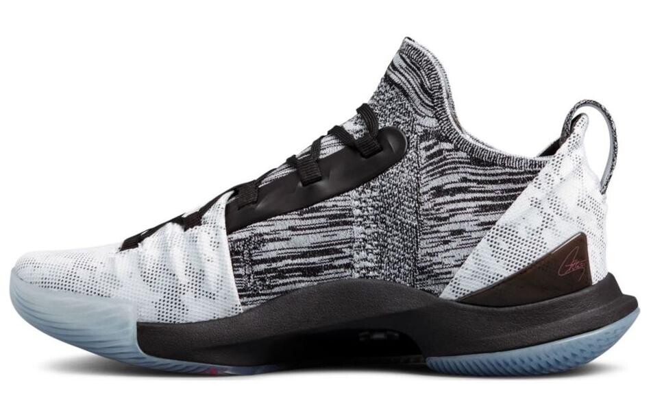 Мужские баскетбольные кроссовки Under Armour CURRY 5
Мужские баскетбольные кроссовки Under Armour CURRY 5