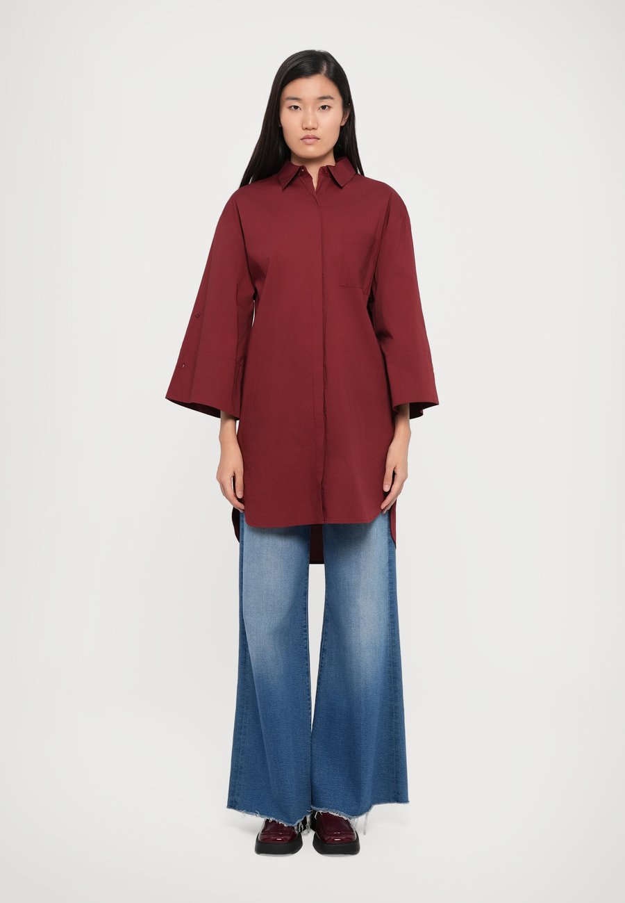 Платье STAUD NICO DRESS, Sangria/Dark Red
Платье STAUD NICO DRESS, Sangria/Dark Red