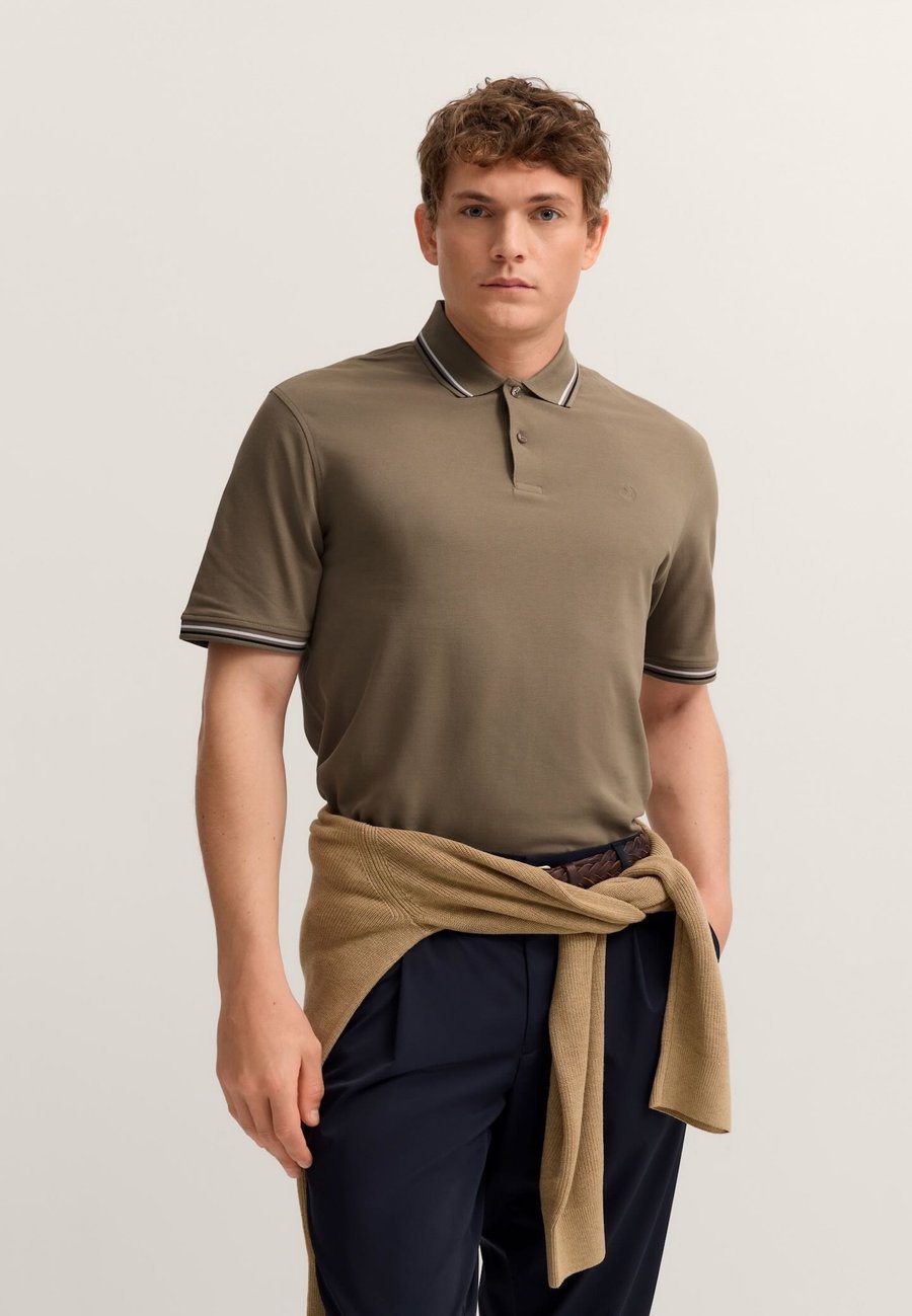 Поло bugatti ESSENTIAL BASIC, Taupe, Коричневый, Поло bugatti ESSENTIAL BASIC, Taupe
Поло bugatti ESSENTIAL BASIC, Taupe, Коричневый, Поло bugatti ESSENTIAL BASIC, Taupe