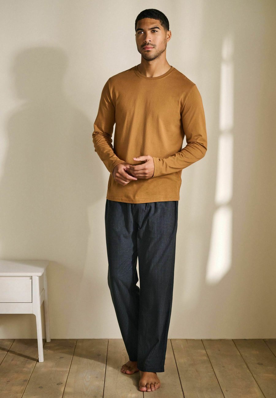 Пижамный комплект Next REGULAR FIT, Navy Blue/Orange/Dark Blue
Пижамный комплект Next REGULAR FIT, Navy Blue/Orange/Dark Blue