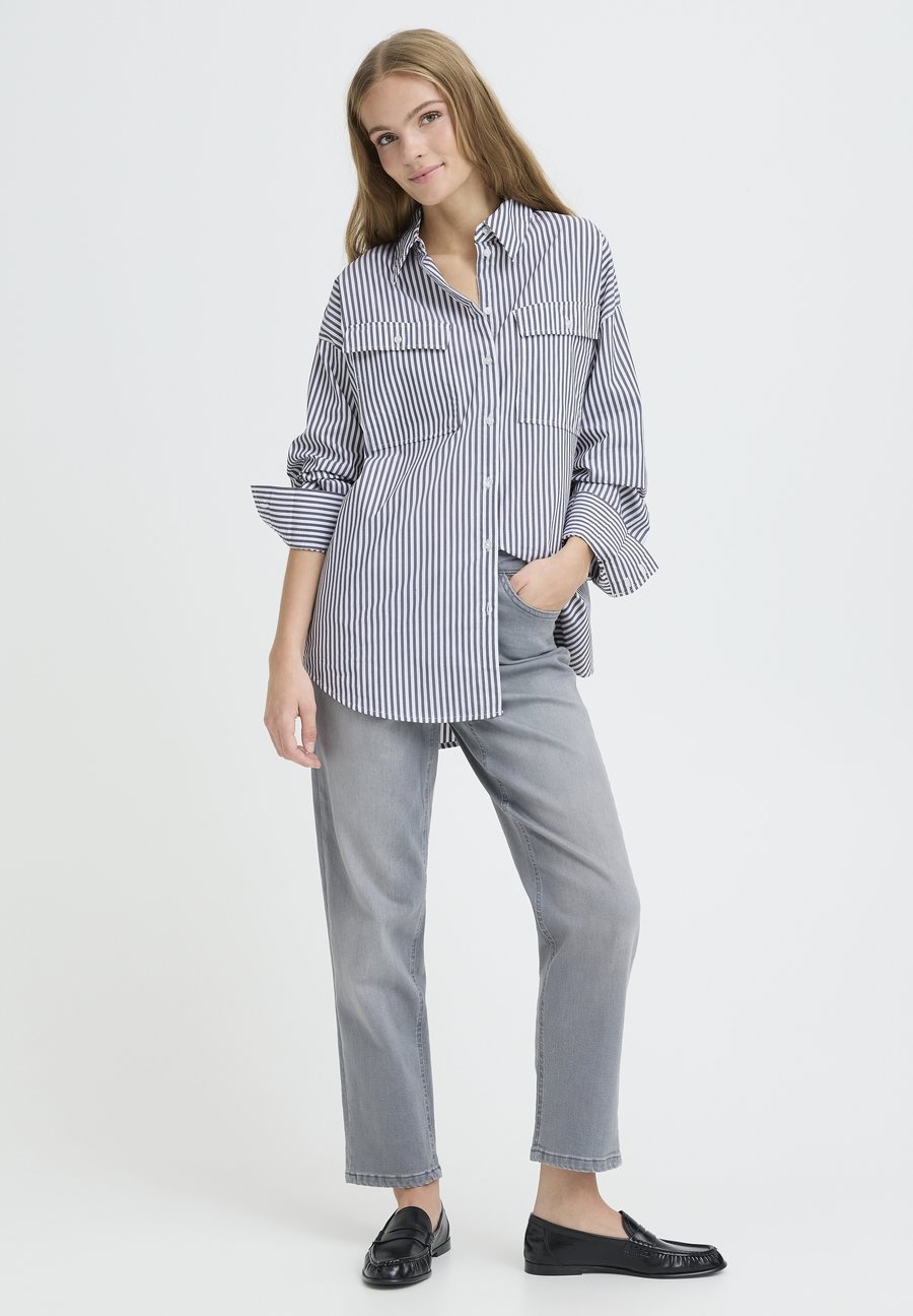 Блуза ICHI KATJA SH, Total Eclipse/Dark Blue
Блуза ICHI KATJA SH, Total Eclipse/Dark Blue