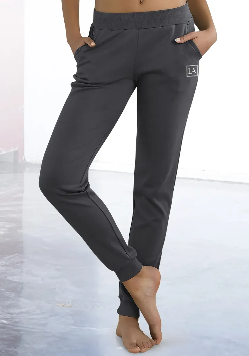 Брюки спортивные LASCANA ACTIVE, узкого кроя, с манжетами, антрацит
Брюки спортивные LASCANA ACTIVE, узкого кроя, с манжетами, антрацит