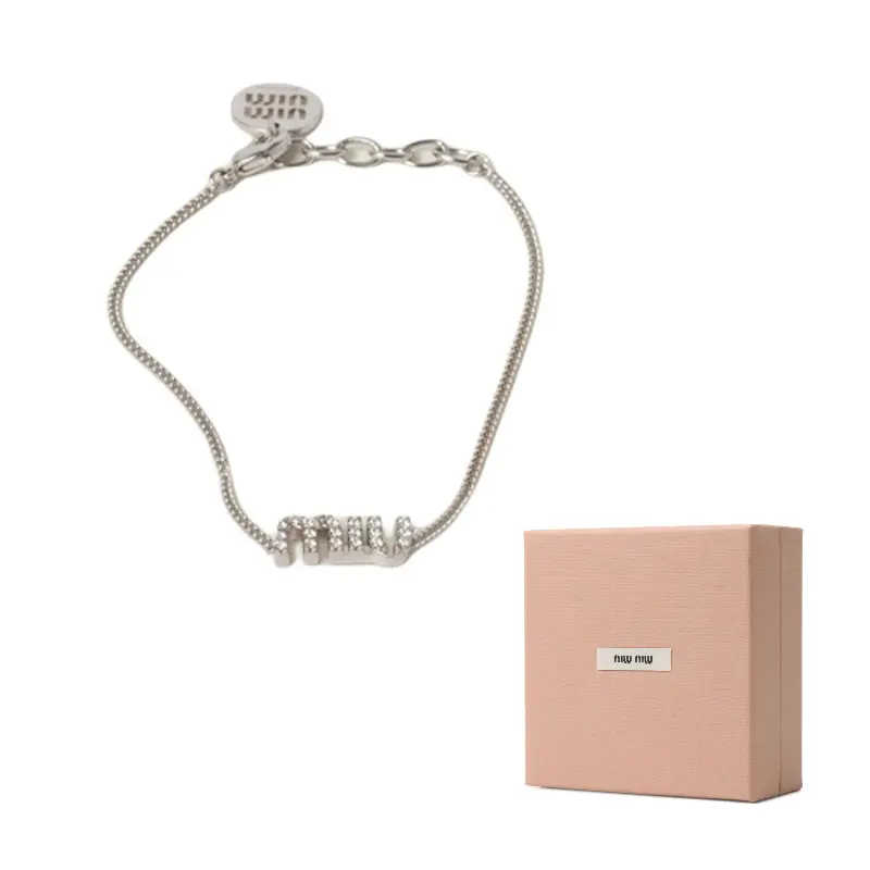 MIU MIU Серебряный браслет с кристаллами для женщин
MIU MIU Серебряный браслет с кристаллами для женщин