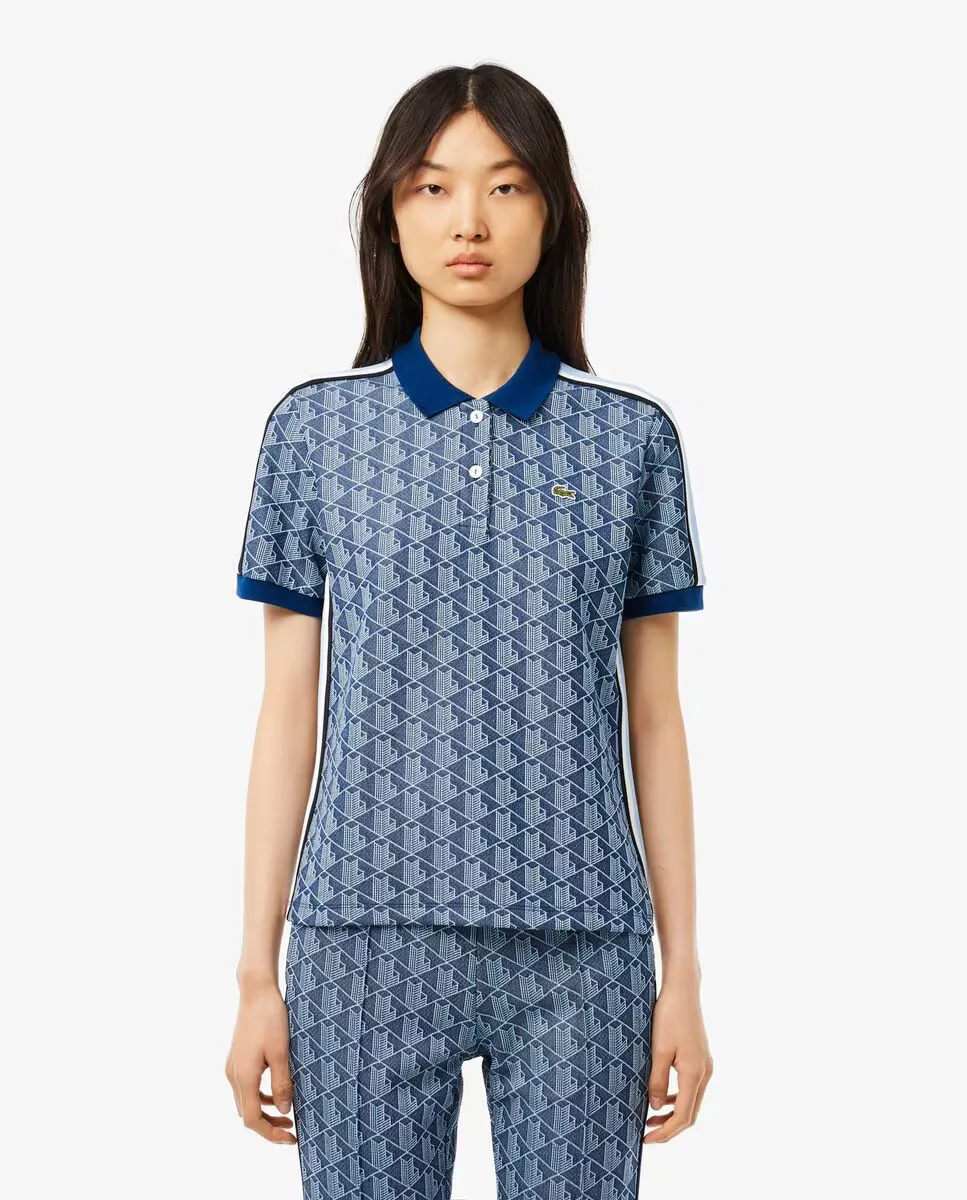 Женская жаккардовая рубашка поло с коротким рукавом и монограммой Lacoste, синий
Женская жаккардовая рубашка поло с коротким рукавом и монограммой Lacoste, синий