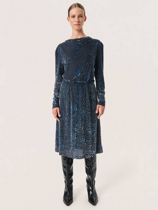 Платье nicha с открытой спиной длиной до колен Soaked In Luxury, цвет Faded Denim Burn Out
Платье nicha с открытой спиной длиной до колен Soaked In Luxury, цвет Faded Denim Burn Out