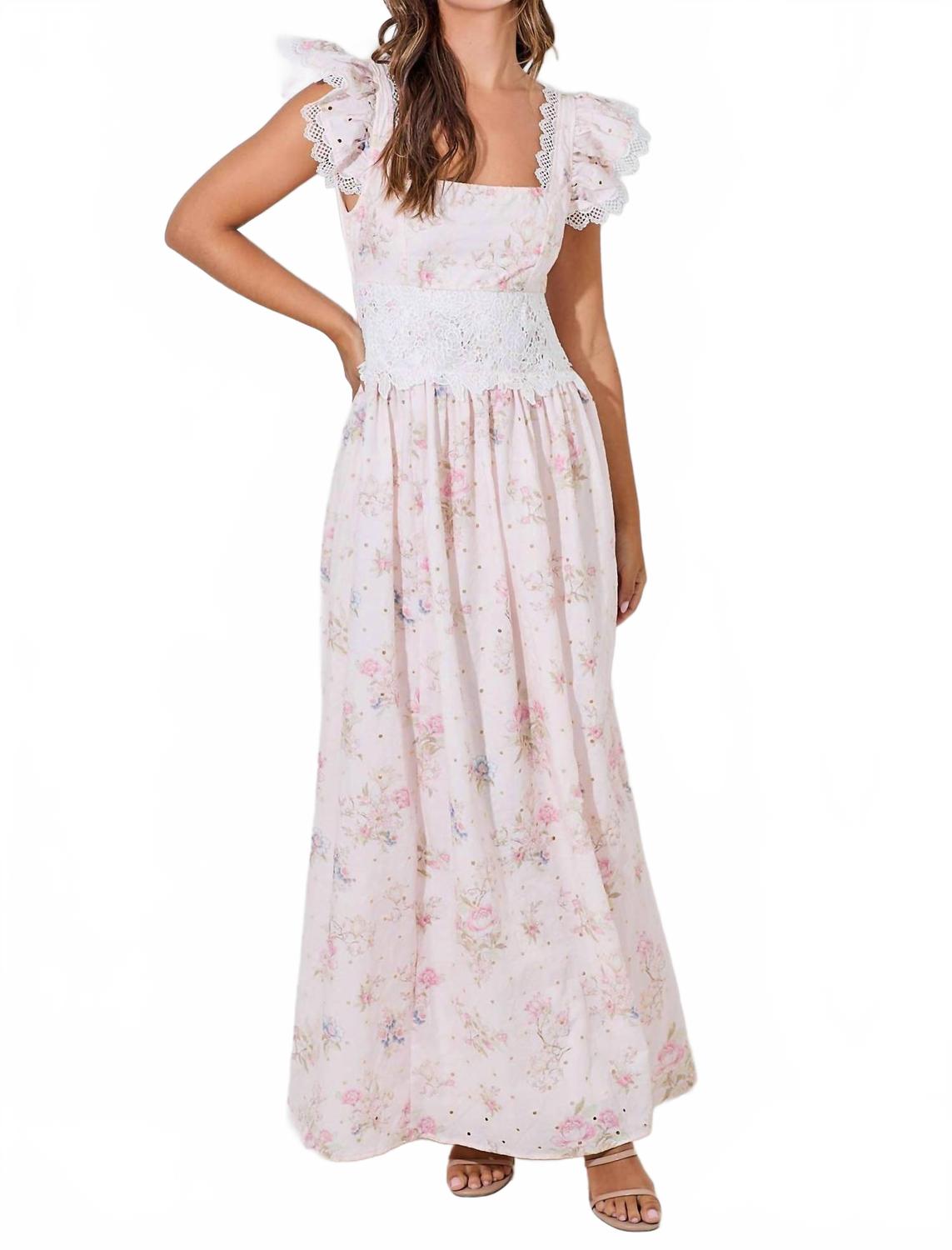 Флорентийское цветочное платье макси с кружевным воланом в цвете айвори Baevely by Wellmade, слоновая кость
Флорентийское цветочное платье макси с кружевным воланом в цвете айвори Baevely by Wellmade, слоновая кость