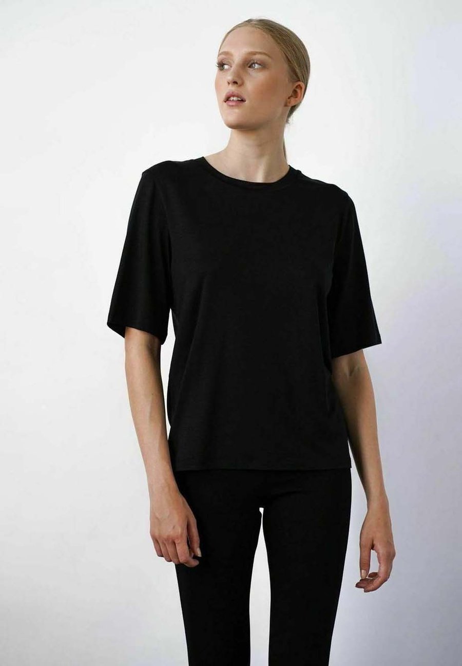 Футболка RESIDUS BOTTAS , Black, Черный, Футболка RESIDUS BOTTAS , Black
Футболка RESIDUS BOTTAS , Black, Черный, Футболка RESIDUS BOTTAS , Black