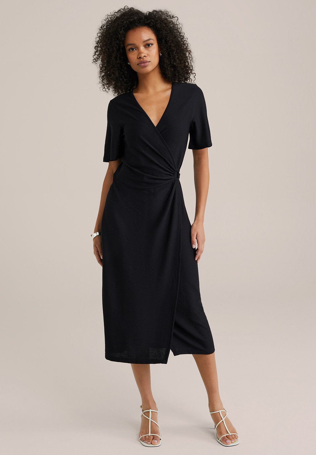 Повседневное платье WE Fashion, черный
Повседневное платье WE Fashion, черный