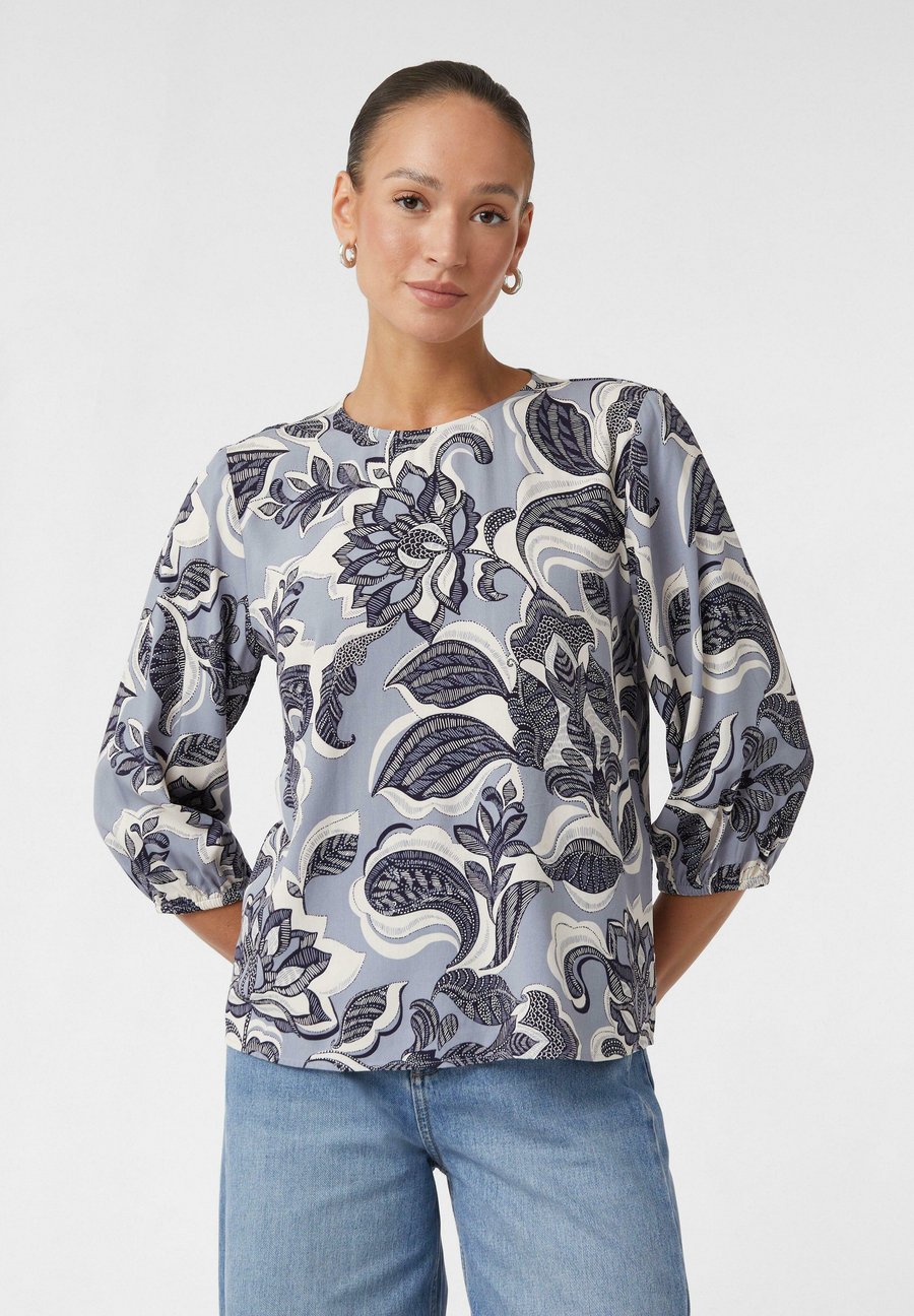 Блуза comma LUFTIGE MIT ALL-OVER, Hellblau/Grey
Блуза comma LUFTIGE MIT ALL-OVER, Hellblau/Grey