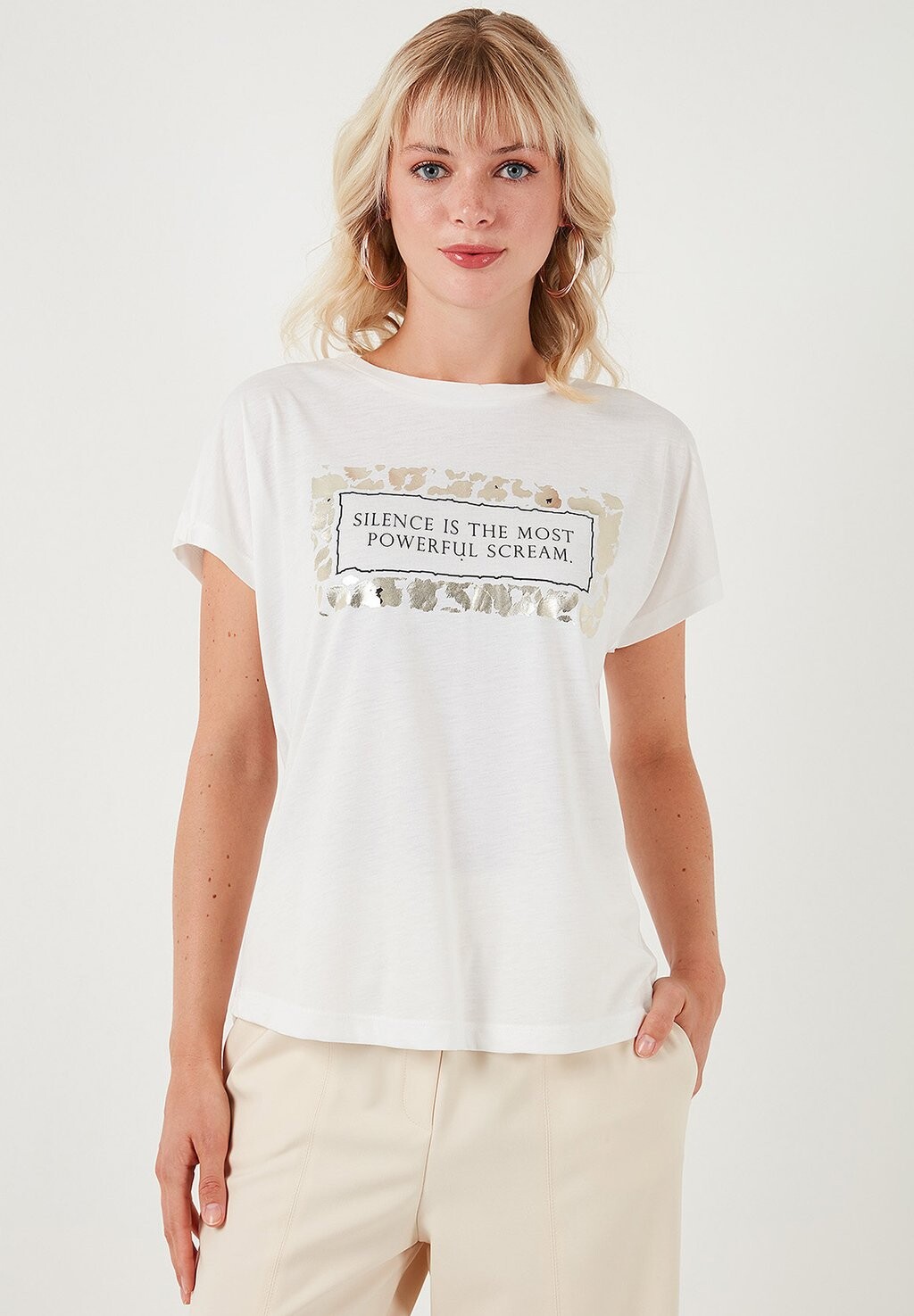 Футболка с принтом REGULAR FIT LELA, кремовый
Футболка с принтом REGULAR FIT LELA, кремовый