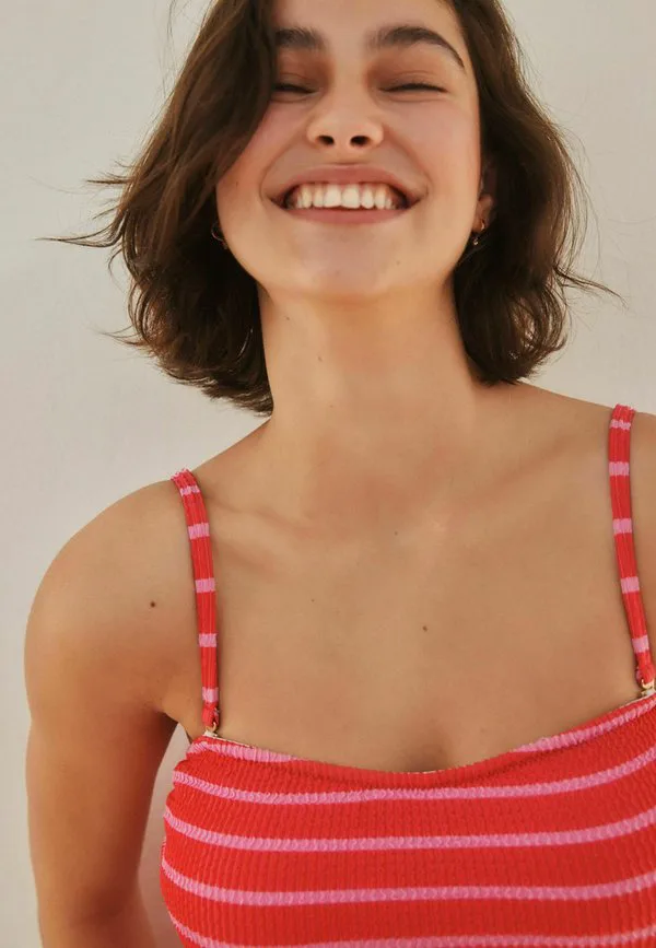 Бикини-Топ без бретелей, облегающий фигуру. Next, Pink Red Stripe Crinkle, Красный, Бикини-Топ без бретелей, облегающий фигуру. Next, Pink Red Stripe Crinkle
Бикини-Топ без бретелей, облегающий фигуру. Next, Pink Red Stripe Crinkle, Красный, Бикини-Топ без бретелей, облегающий фигуру. Next, Pink Red Stripe Crinkle