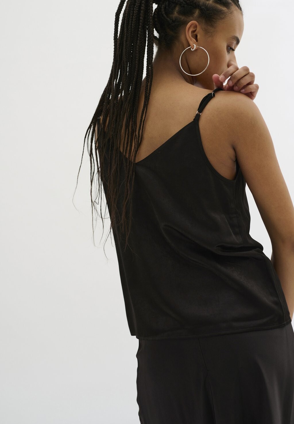 Блузка Estelle Strap My Essential Wardrobe, черная
Блузка Estelle Strap My Essential Wardrobe, черная