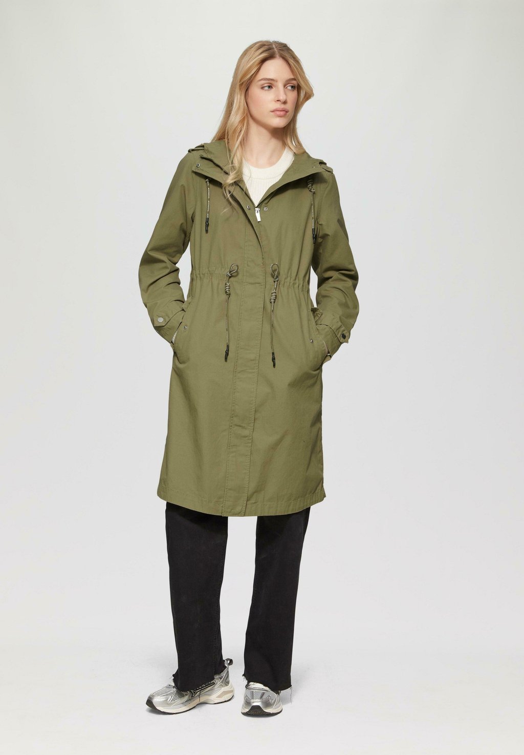 Парка QS, темно-зеленый
Парка QS, темно-зеленый