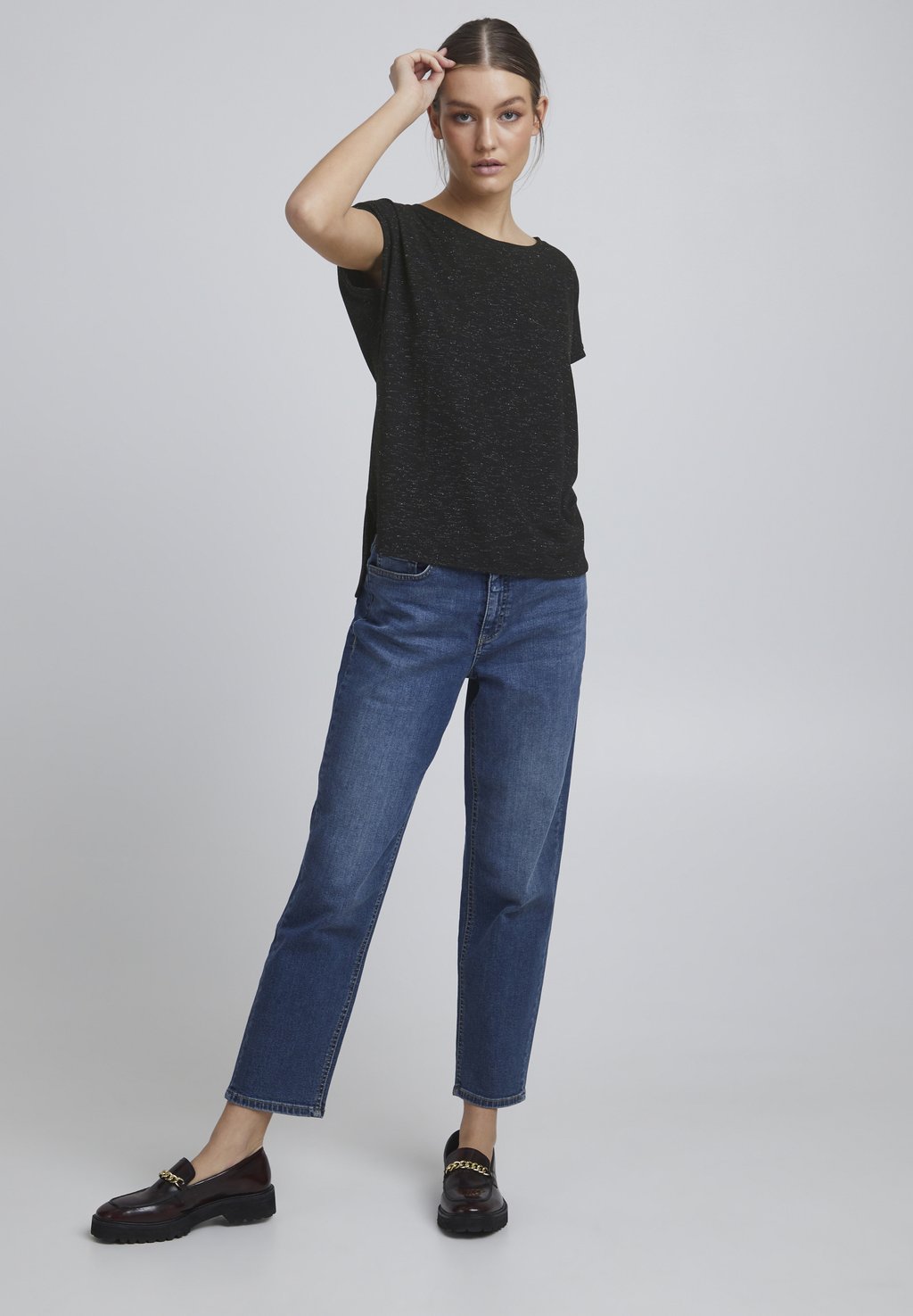 Базовая футболка IHREBEL SS6 ICHI, черный
Базовая футболка IHREBEL SS6 ICHI, черный