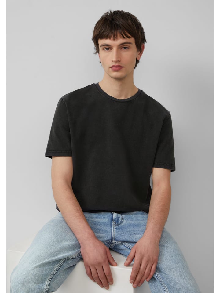 Футболка QS, черный
Футболка QS, черный