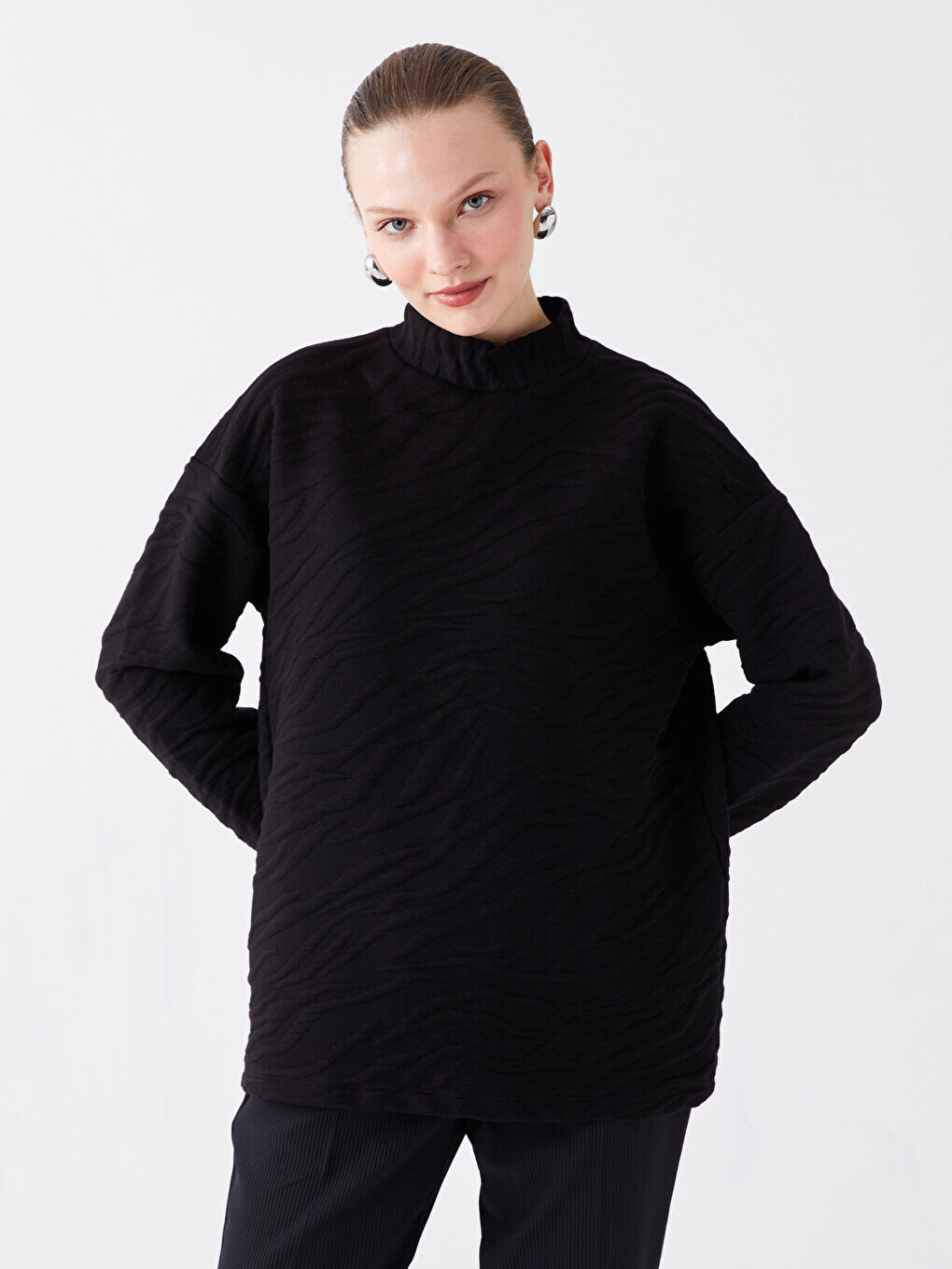 Женская туника с длинным рукавом и круглым вырезом с рисунком LCW Modest, новый черный 
Женская туника с длинным рукавом и круглым вырезом с рисунком LCW Modest, новый черный