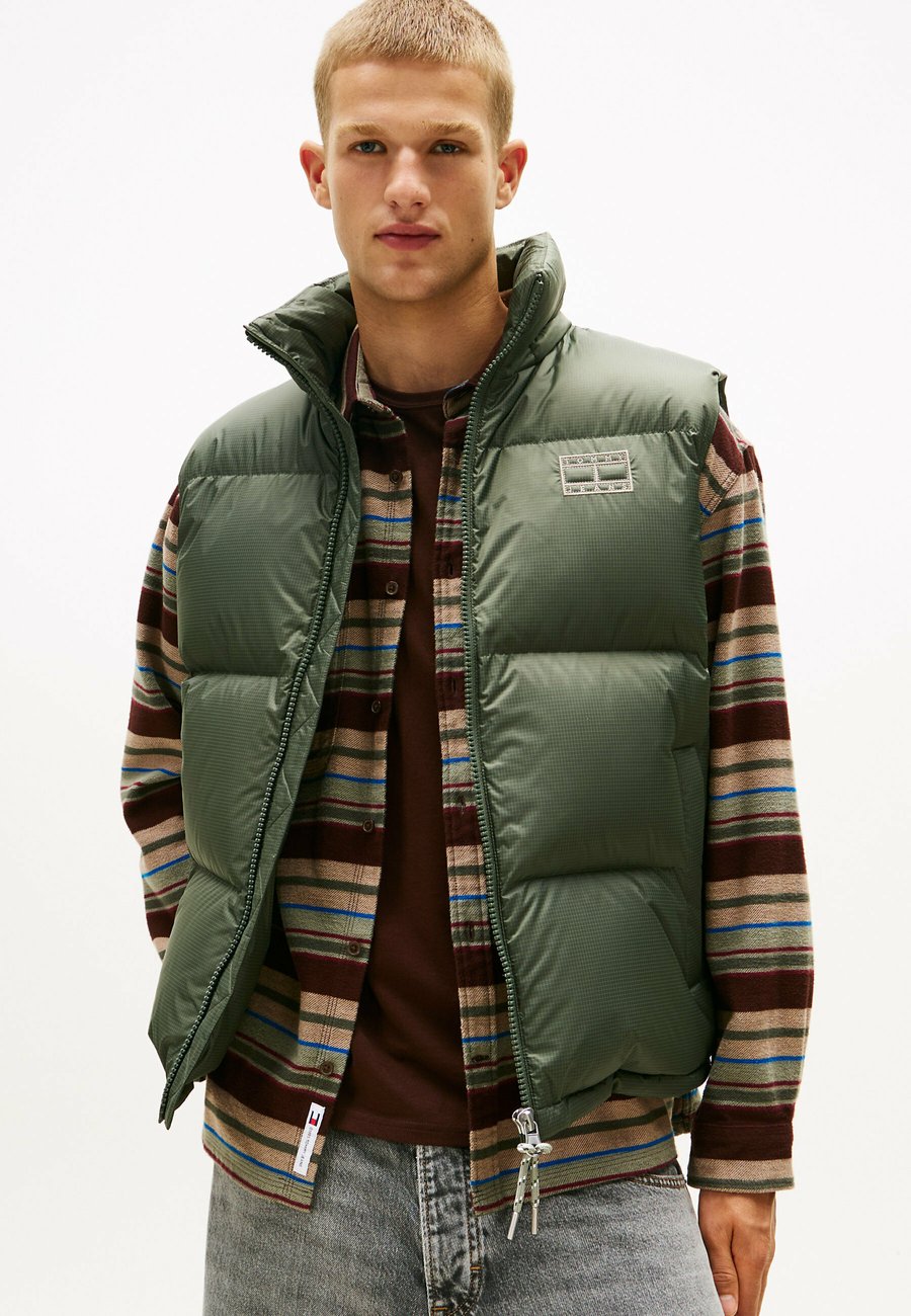 Куртка Tommy Jeans ALASKA EXT, Pewter Green/Green
Куртка Tommy Jeans ALASKA EXT, Pewter Green/Green