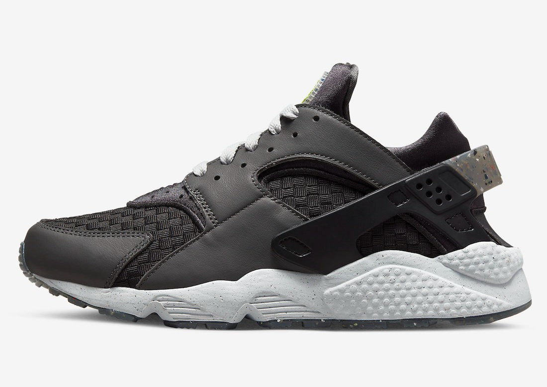 Мужские кроссовки Nike Air Huarache Crater Premium DM0863-002 темно-серого цвета
Мужские кроссовки Nike Air Huarache Crater Premium DM0863-002 темно-серого цвета