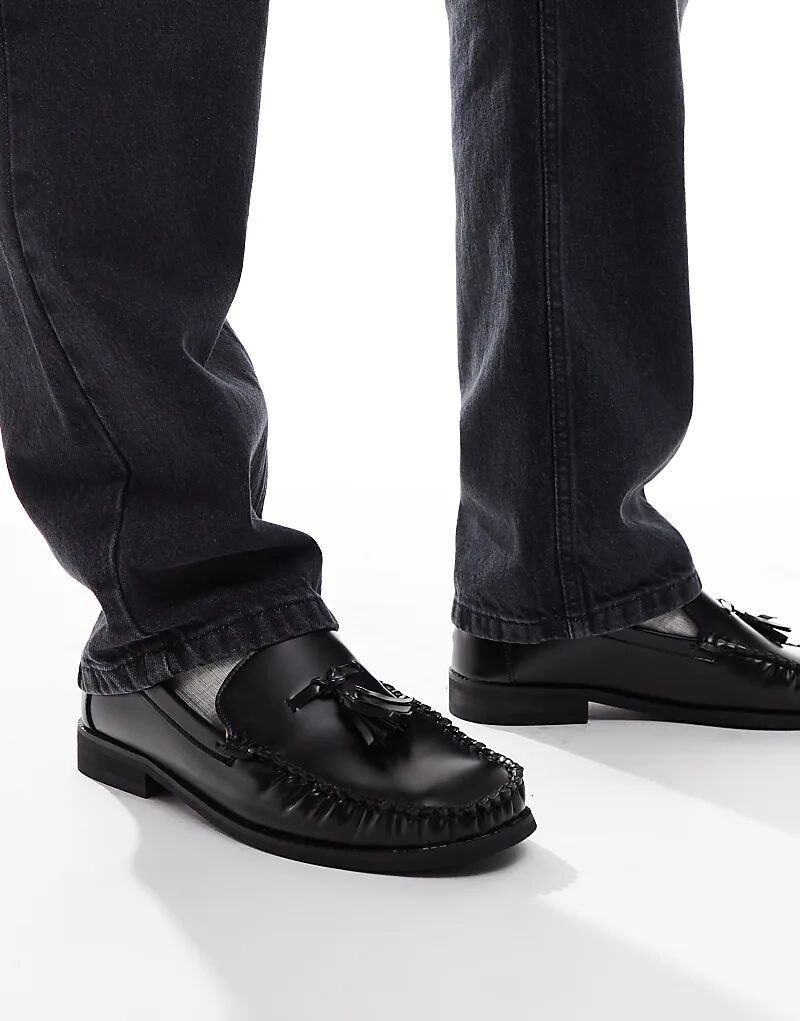 Черные лоферы со сборками и кисточками SEQWL
Черные лоферы со сборками и кисточками SEQWL