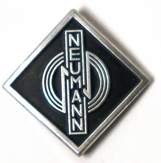 Микрофон Neumann M147 
Микрофон Neumann M147