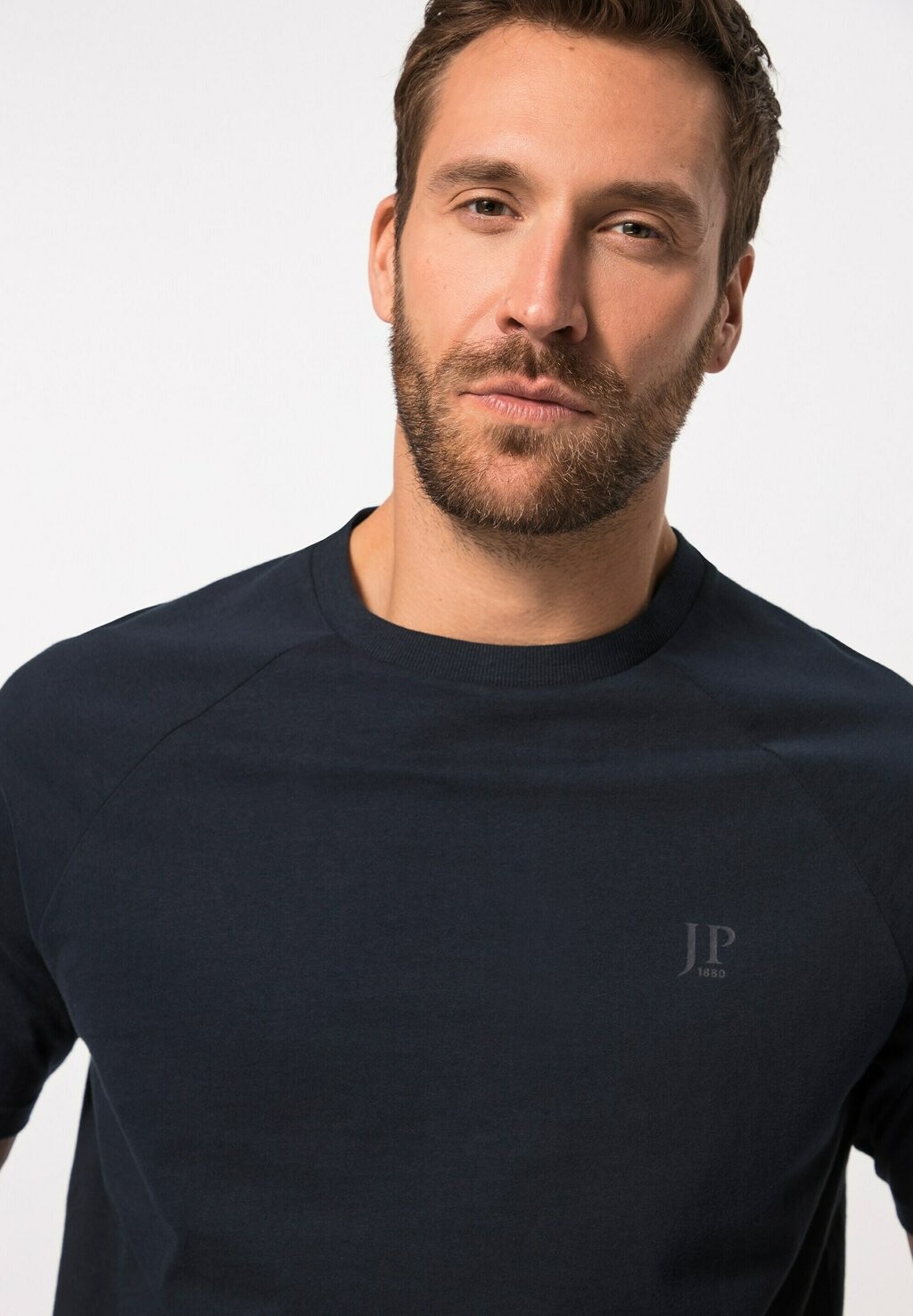 Базовая футболка SHORT SLEEVE ROUND NECK JP1880, темно-синий
Базовая футболка SHORT SLEEVE ROUND NECK JP1880, темно-синий