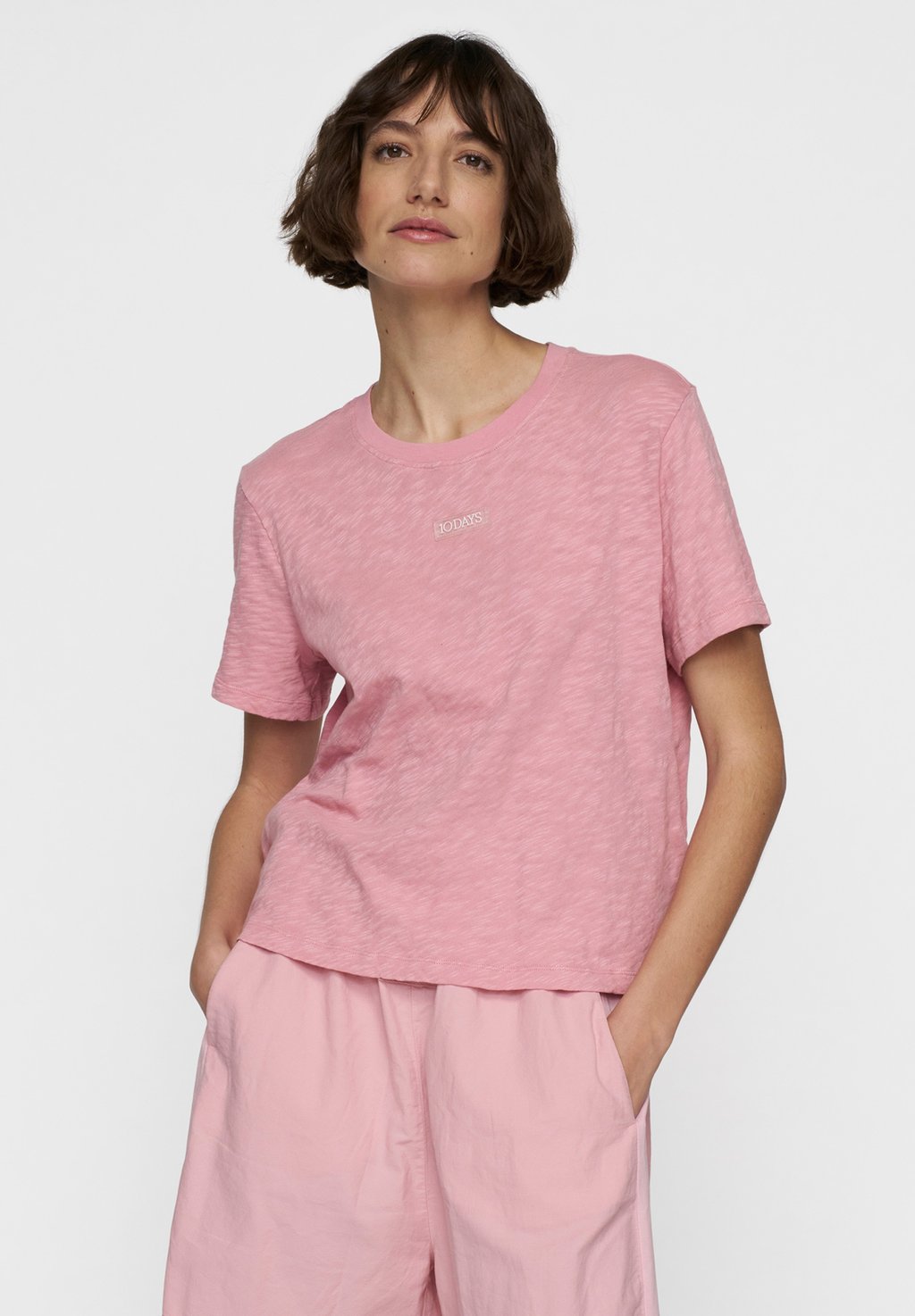 Базовая футболка 10DAYS, розовый
Базовая футболка 10DAYS, розовый