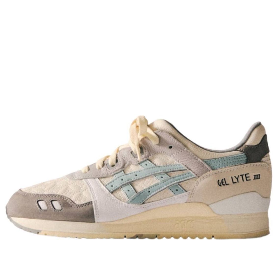 Asics x Kith Gel-Lyte III 'Южная Корея'
Asics x Kith Gel-Lyte III 'Южная Корея'