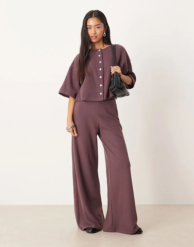 Супермягкие брюки широкого кроя ASOS DESIGN сливово-бордового цвета
Супермягкие брюки широкого кроя ASOS DESIGN сливово-бордового цвета