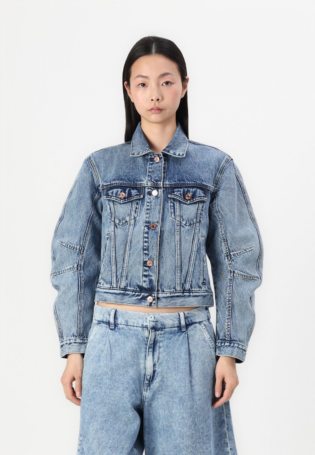 Джинсовая куртка BARREL CINCHED BACK ICON GAP, светло-голубой, Синий, Джинсовая куртка BARREL CINCHED BACK ICON GAP, светло-голубой
Джинсовая куртка BARREL CINCHED BACK ICON GAP, светло-голубой, Синий, Джинсовая куртка BARREL CINCHED BACK ICON GAP, светло-голубой