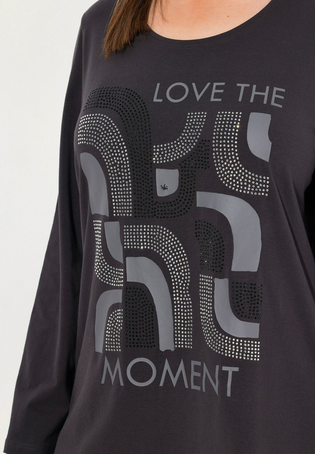 Топ с длинными рукавами GEOMETRIC LOVE THE MOMENT GRAPHIC TEE Ulla Popken, темно-серый
Топ с длинными рукавами GEOMETRIC LOVE THE MOMENT GRAPHIC TEE Ulla Popken, темно-серый