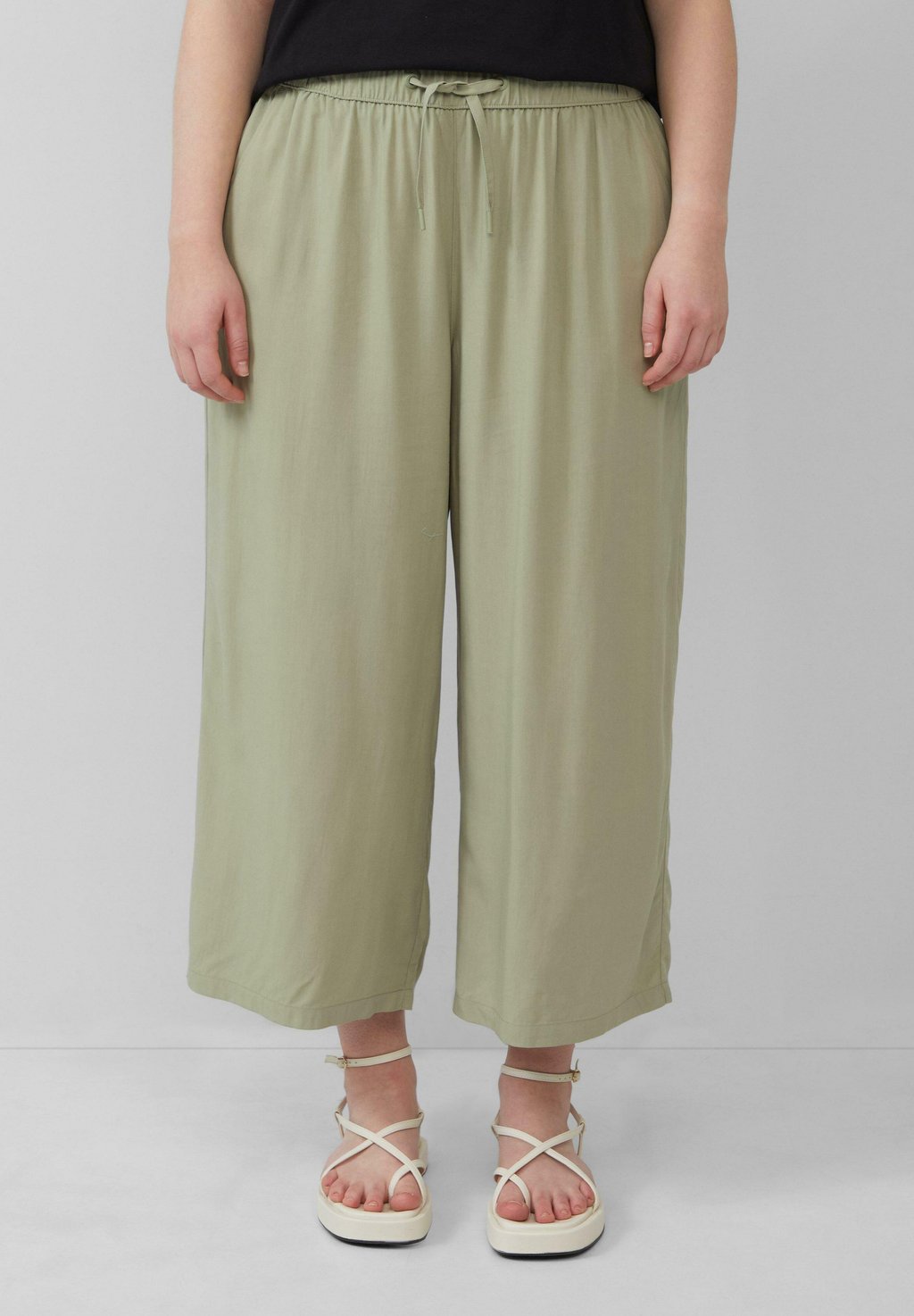 Брюки QS, светло-зеленый
Брюки QS, светло-зеленый