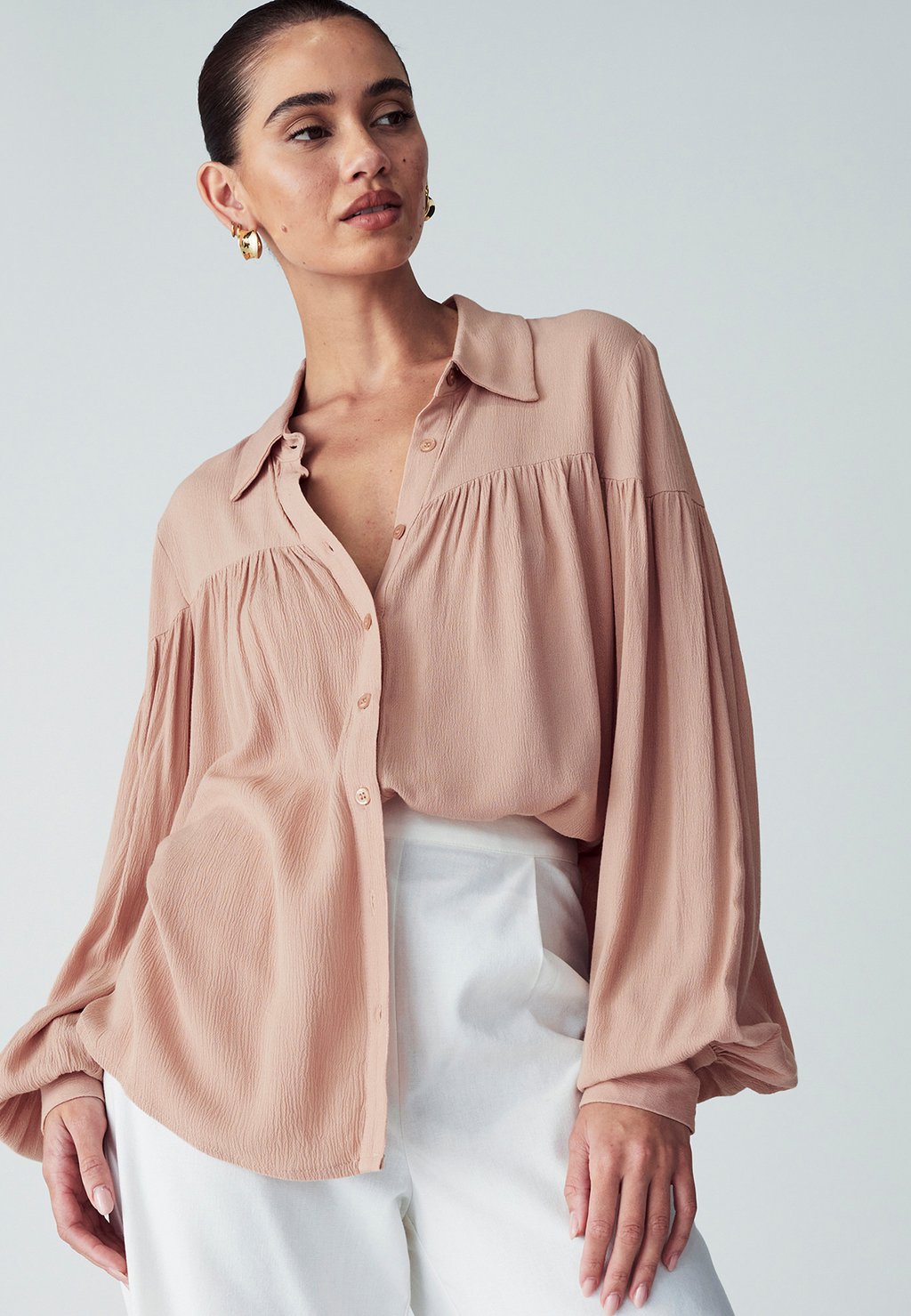 Блузка на пуговицах ST MRLO, естественный
Блузка на пуговицах ST MRLO, естественный