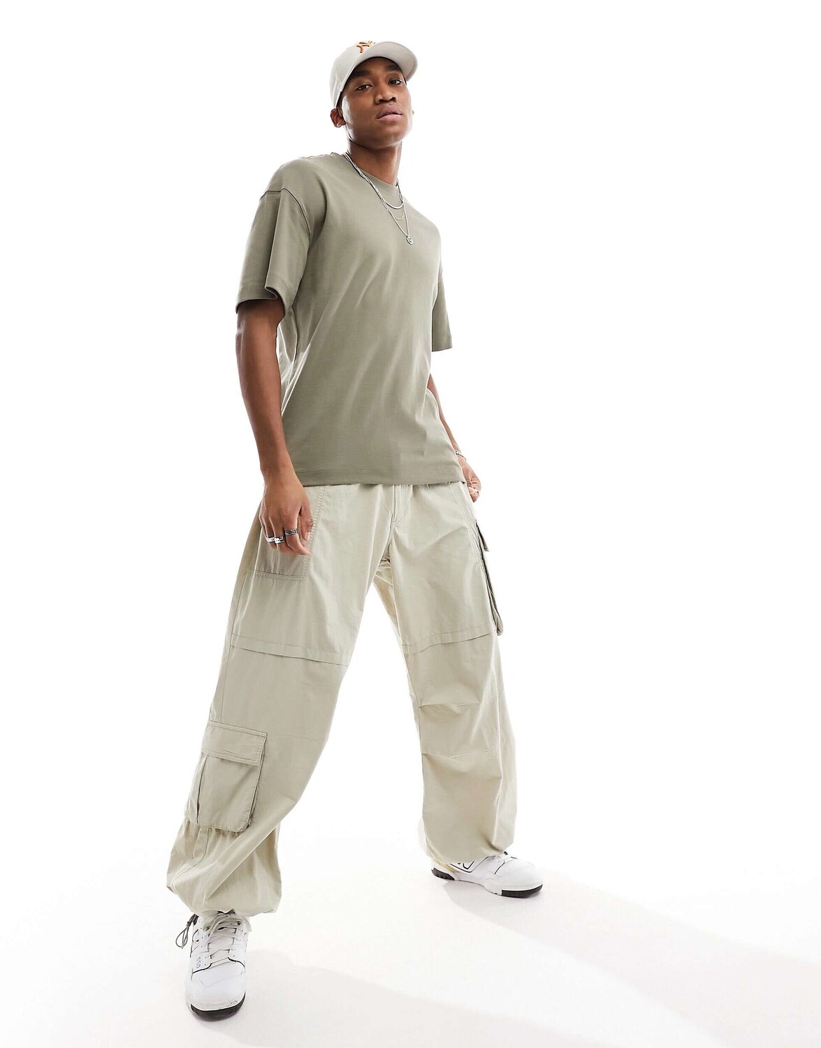 Оверсайз-футболка Jack & Jones цвета хаки
Оверсайз-футболка Jack & Jones цвета хаки