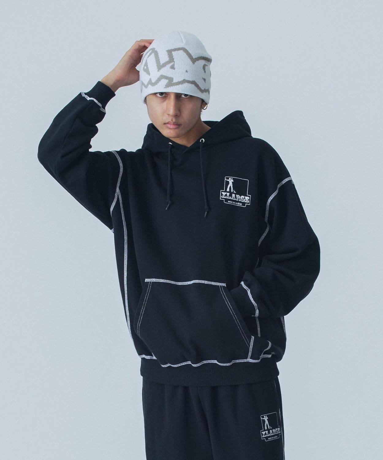 Мужская толстовка с капюшоном размера XLARGE с контрастной строчкой, черный
Мужская толстовка с капюшоном размера XLARGE с контрастной строчкой, черный