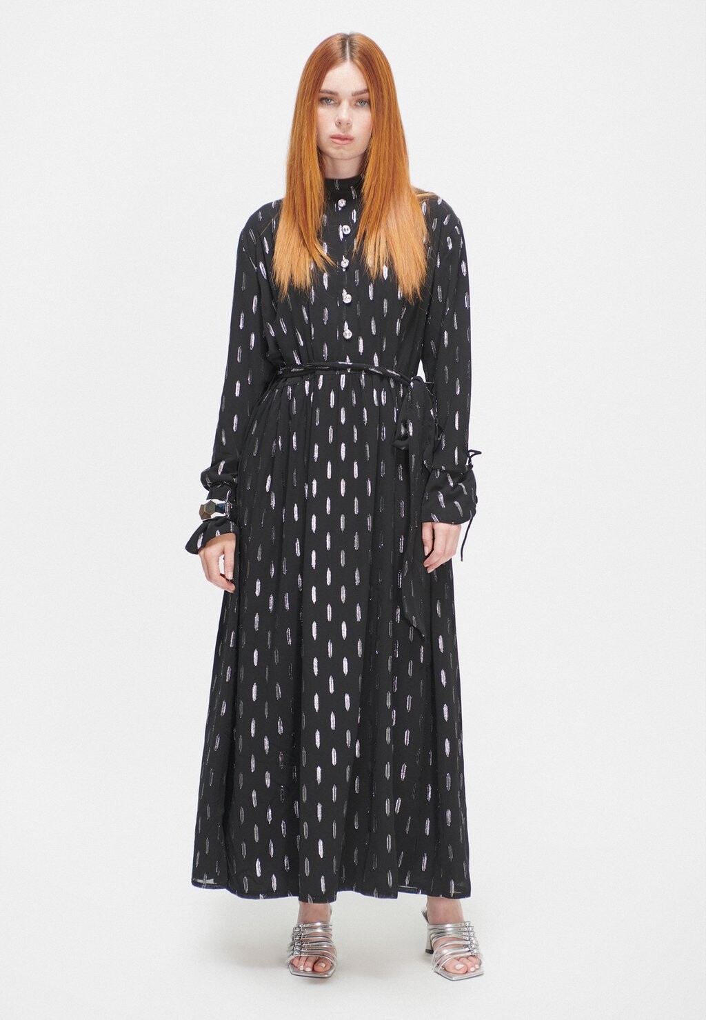 Платье макси FOIL TEXTURE Maryisa, черный
Платье макси FOIL TEXTURE Maryisa, черный