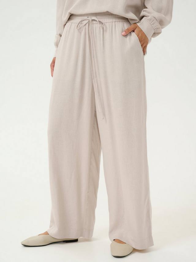 Широкие укороченные брюки Milia KAFFE, Feather Grey
Широкие укороченные брюки Milia KAFFE, Feather Grey