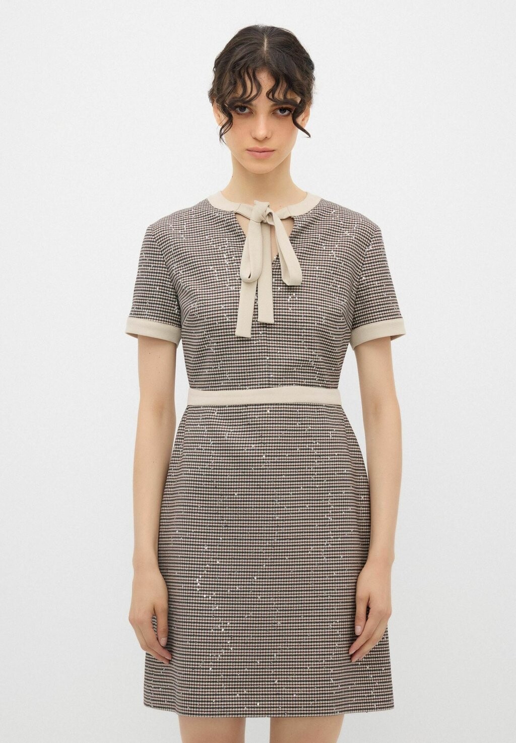 Коктейльное платье / Вечернее платье TIE DETAIL adL, бежевый
Коктейльное платье / Вечернее платье TIE DETAIL adL, бежевый