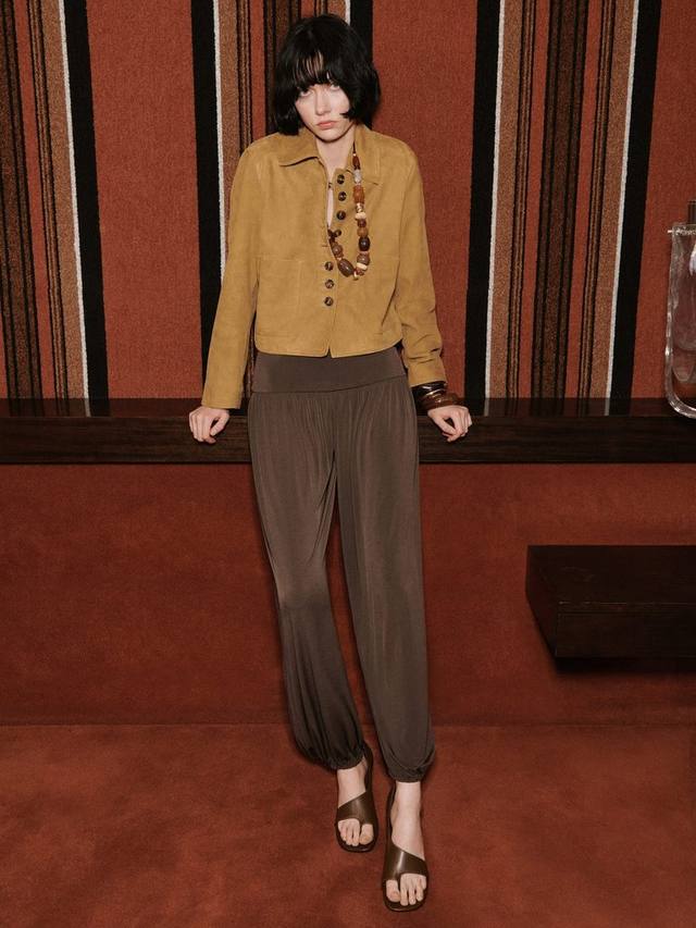 Куртка Arles Pure Suede Mango, Dark Yellow
Куртка Arles Pure Suede Mango, Dark Yellow